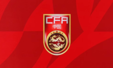 足球报：国足输球后“连呼吸都是错的”；对阵日本要保证侵略性